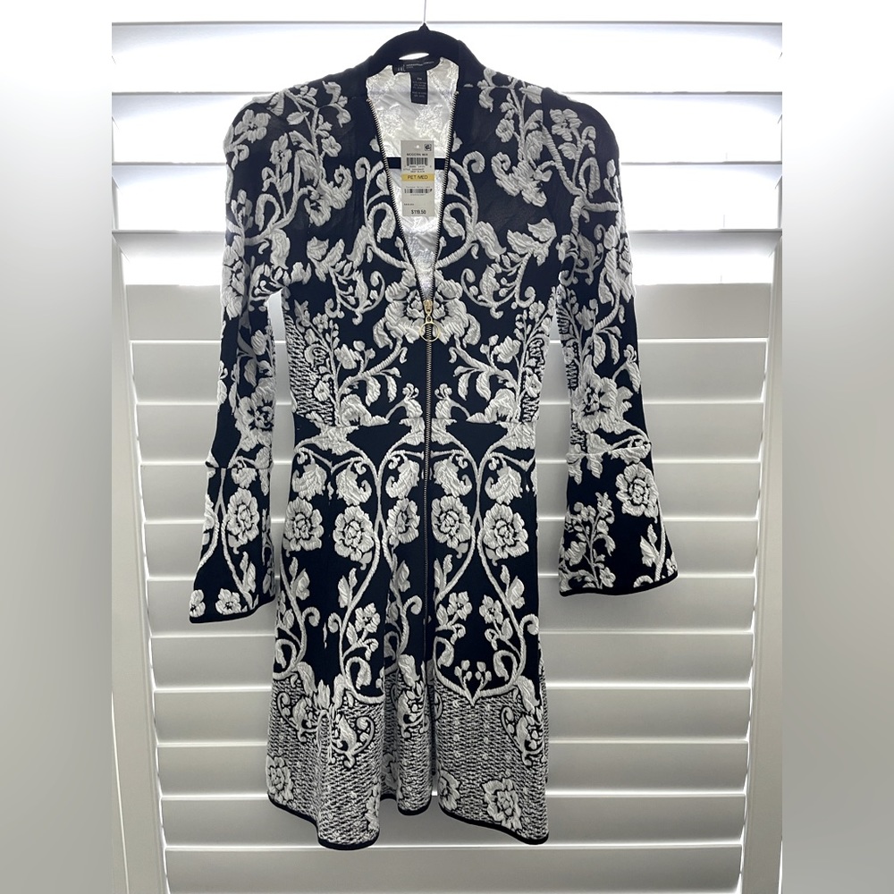 I.N.C. International Concepts Sweater Dress Gold Zipper Down the Front; Size PM